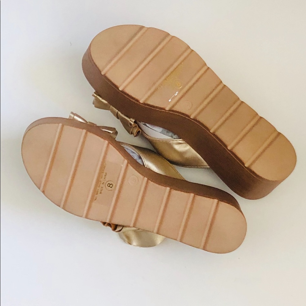 Gold Ruffle Flatform - Picture 4 of 4